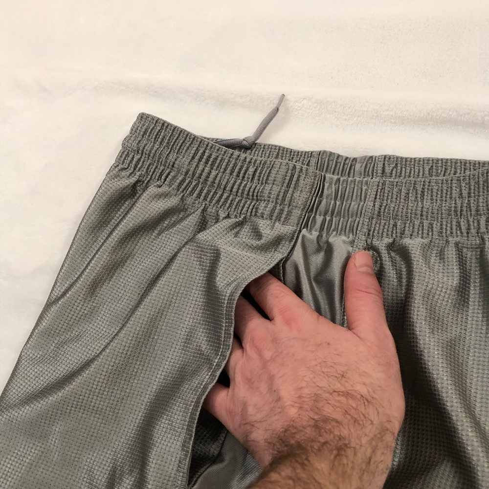 Nike Basketball Metallic Silver Athletic Gym Hiking Shorts Men’s Size M. - Picture 6 of 10